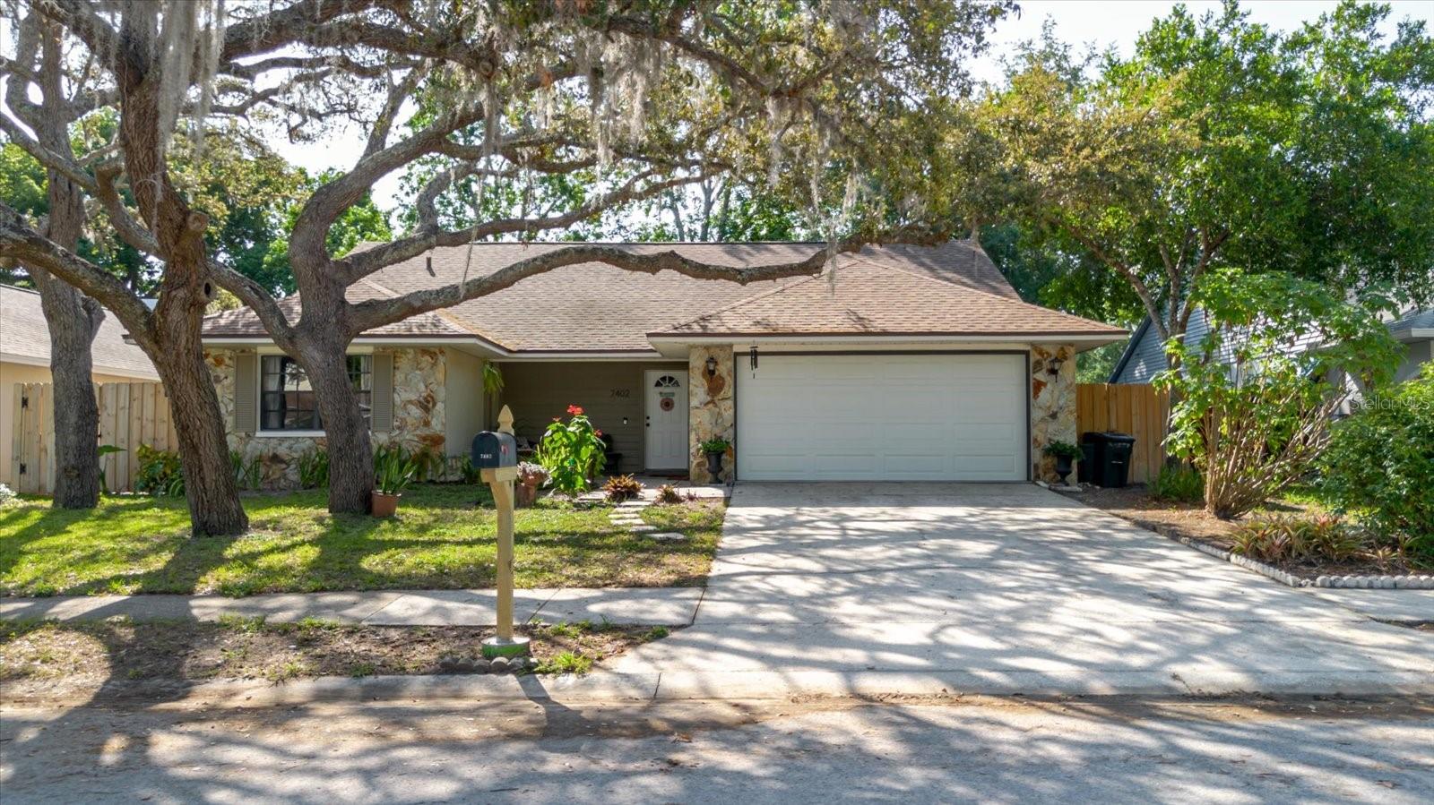Listing photo id 32 for 7402 America Way