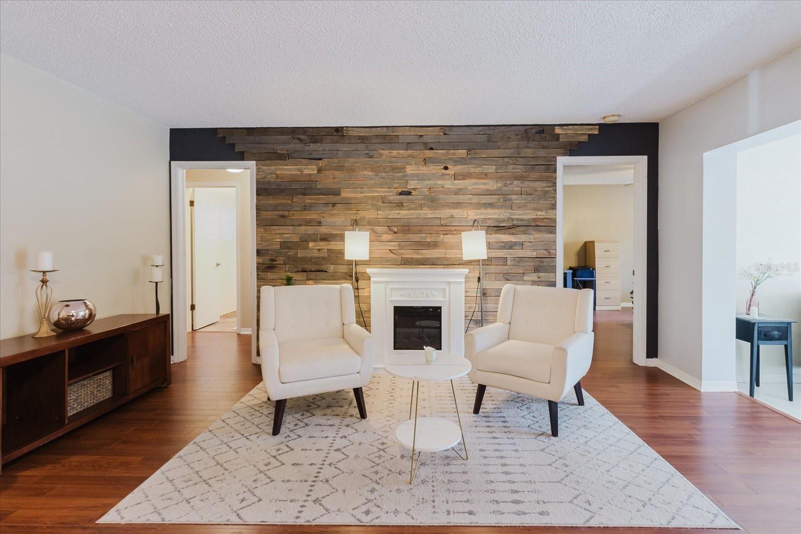 Listing photo id 5 for 7402 America Way