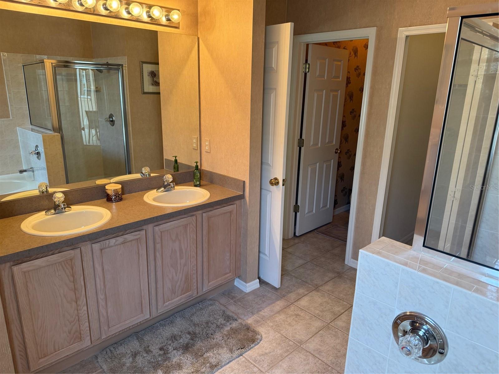 Image 17 of 43 For 1765 Oak Pond Court