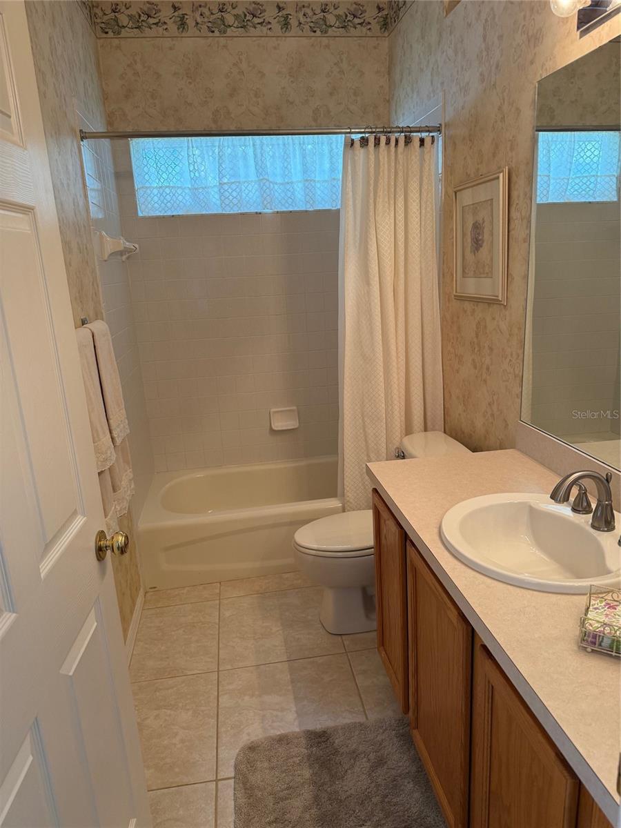 Image 27 of 43 For 1765 Oak Pond Court