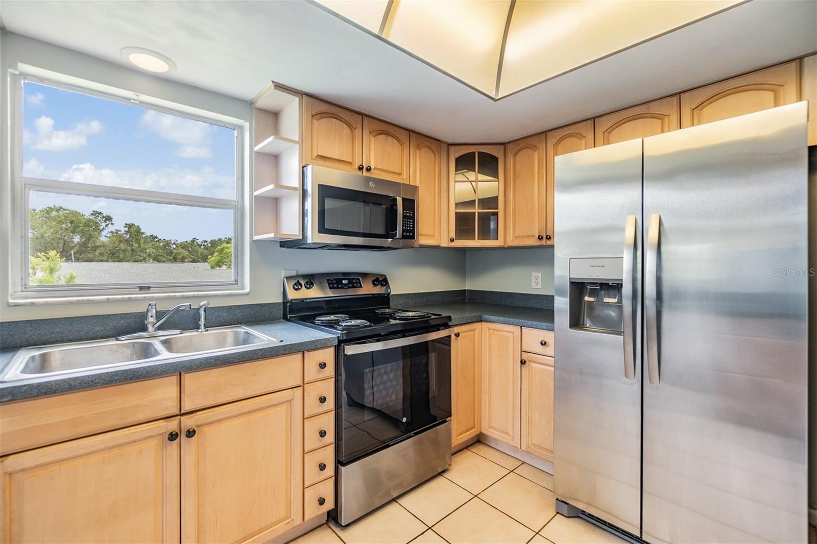 Image 12 of 33 For 9851 113th Street 206