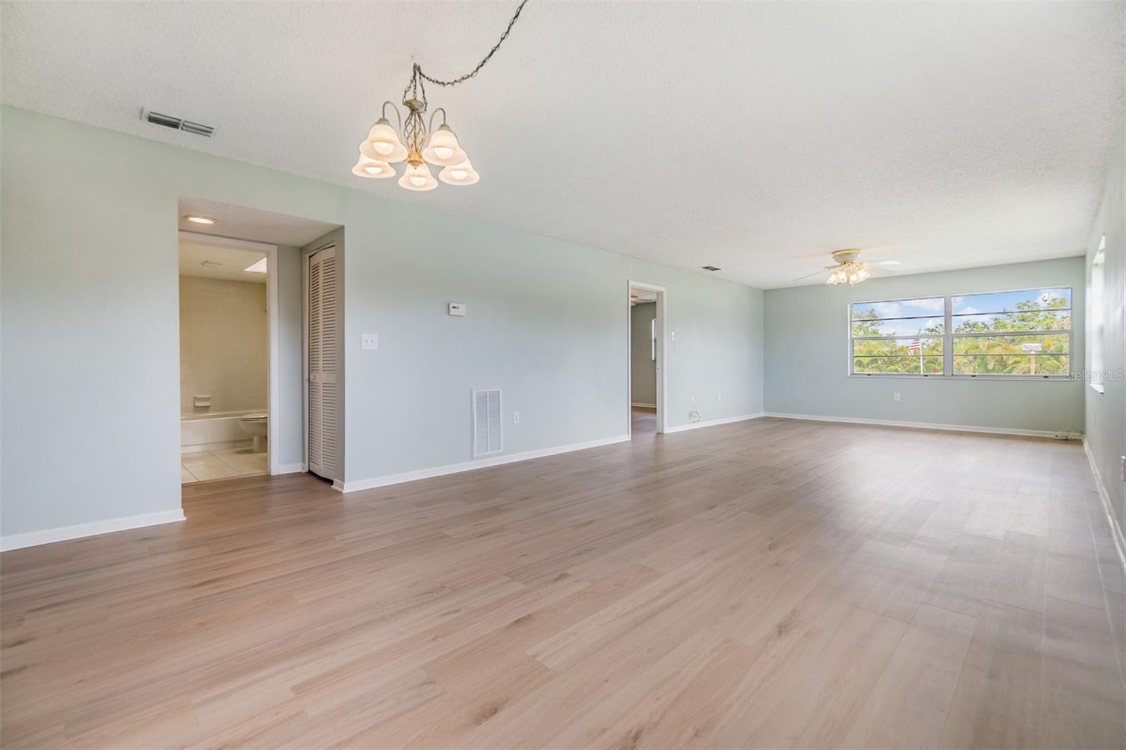 Image 13 of 33 For 9851 113th Street 206