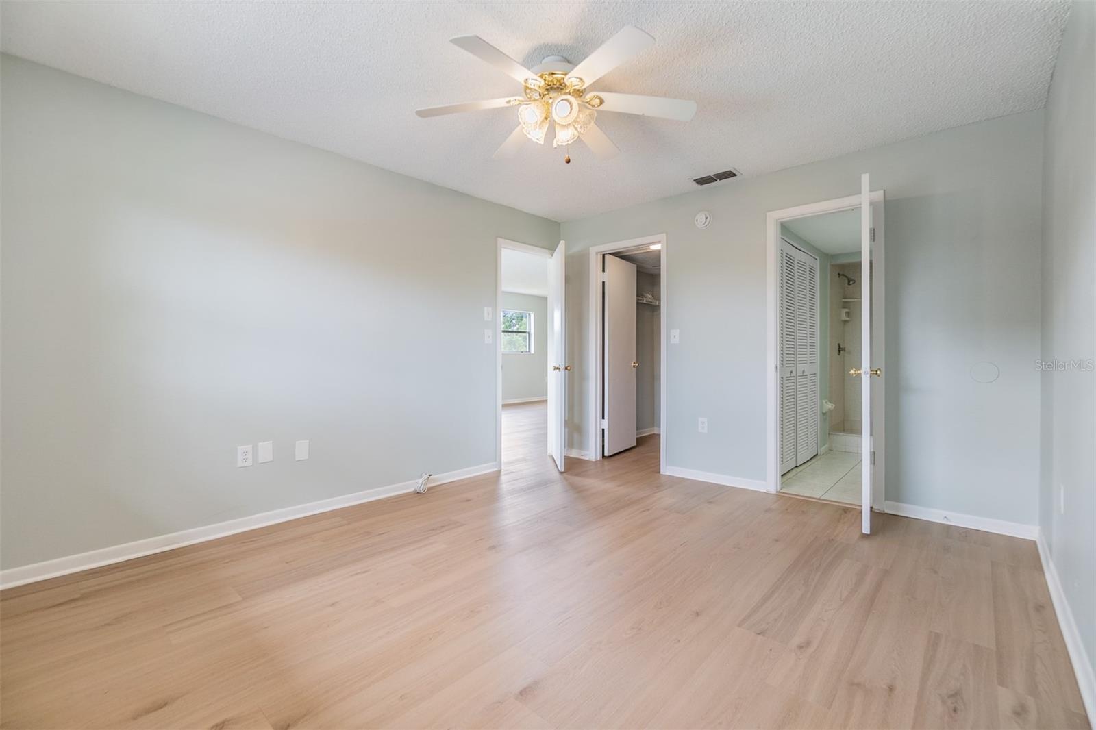 Image 14 of 33 For 9851 113th Street 206
