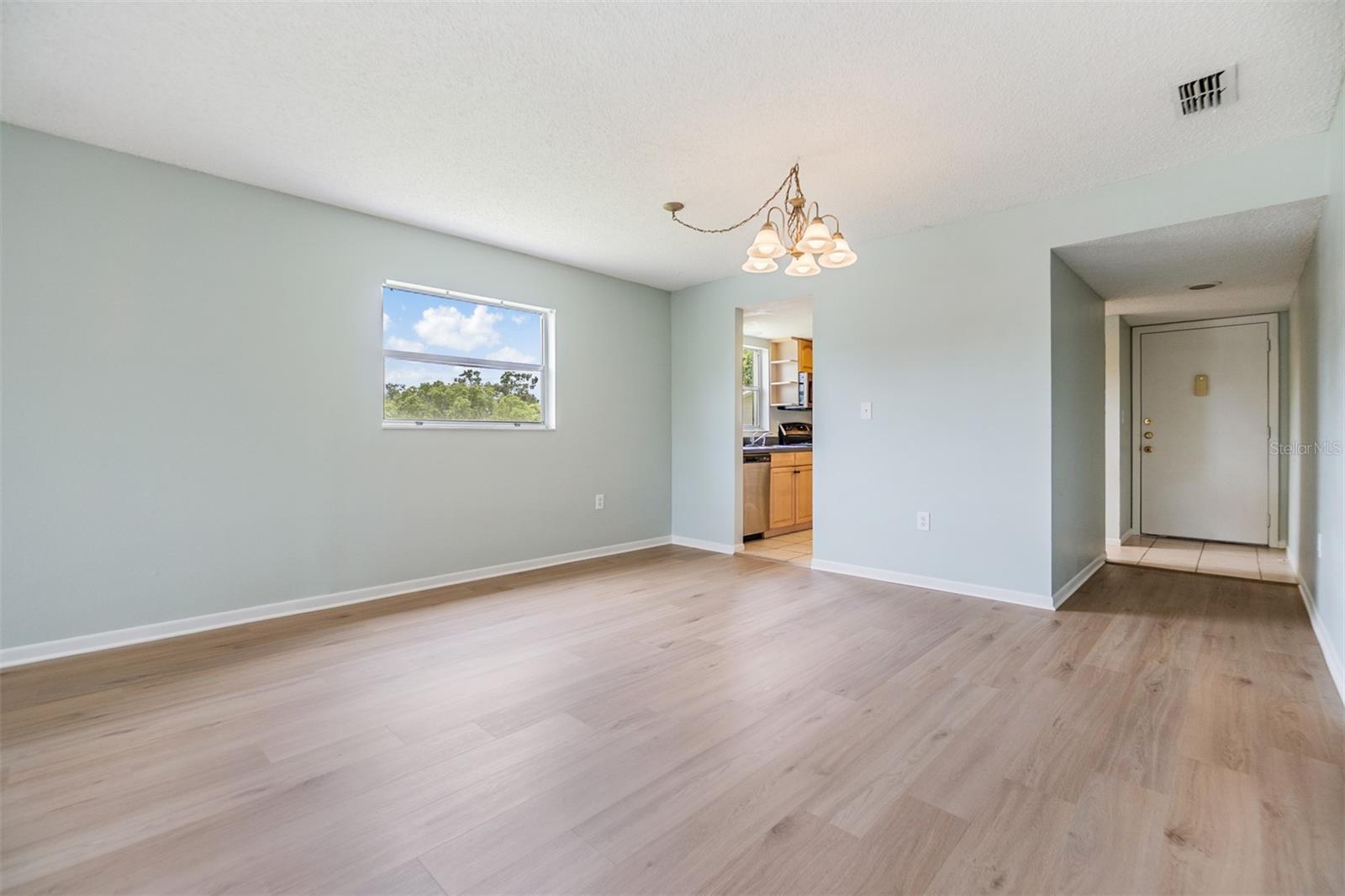 Image 6 of 33 For 9851 113th Street 206