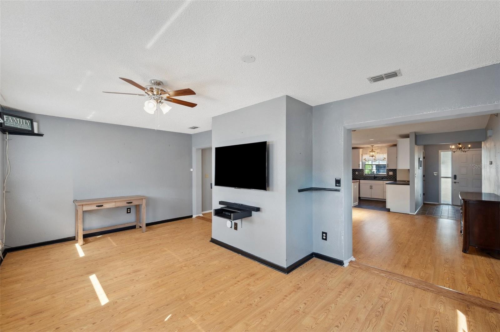 Image 15 of 41 For 9010 Bonnet Way