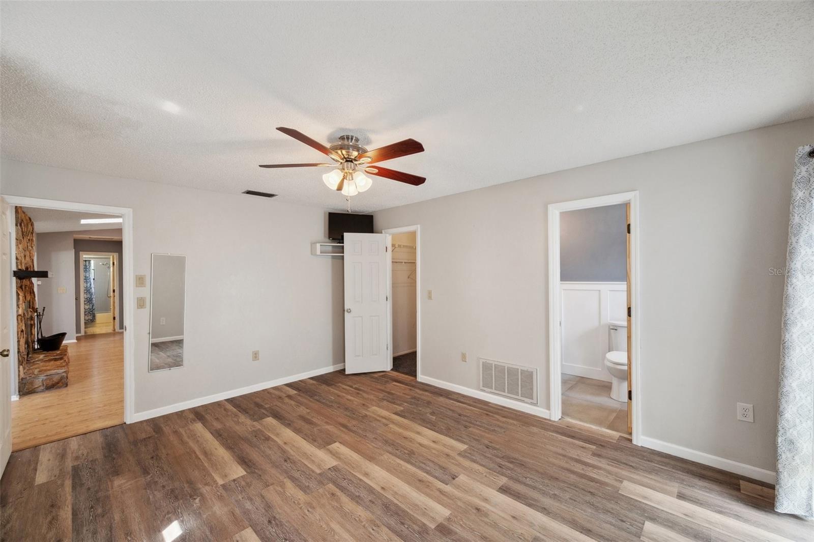 Image 18 of 41 For 9010 Bonnet Way