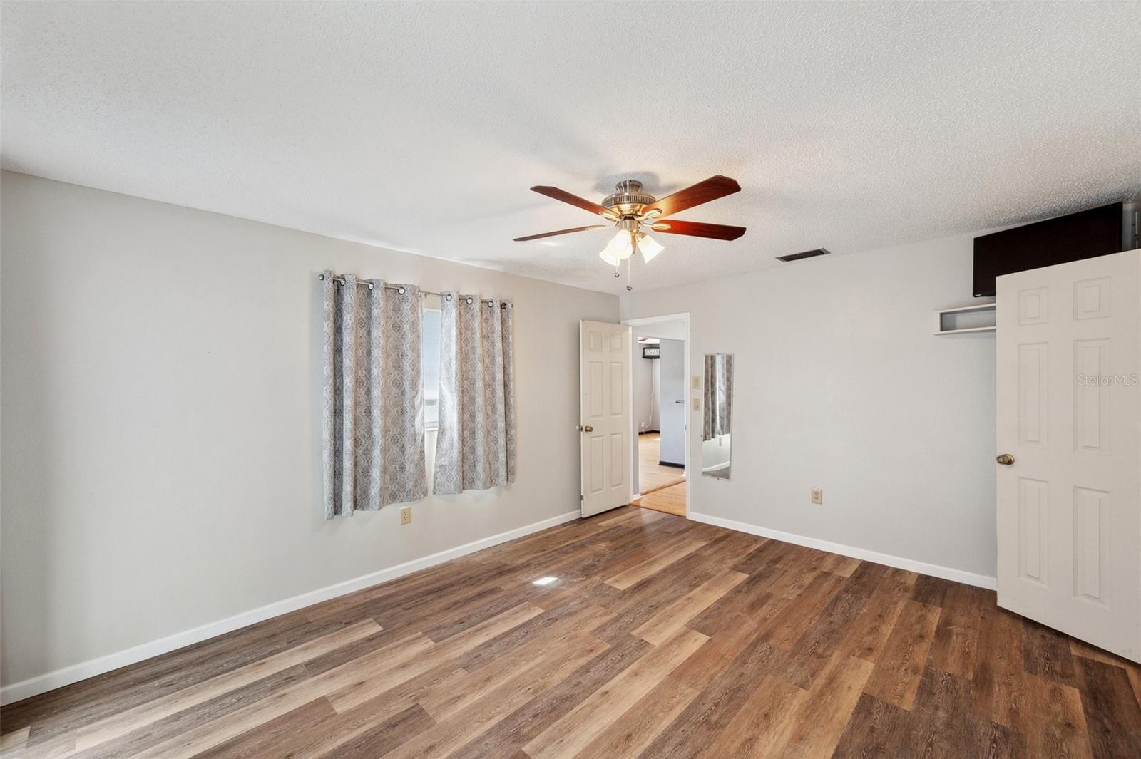 Image 19 of 41 For 9010 Bonnet Way