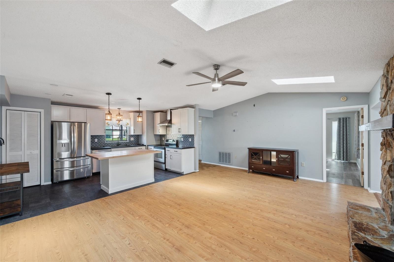 Image 4 of 41 For 9010 Bonnet Way
