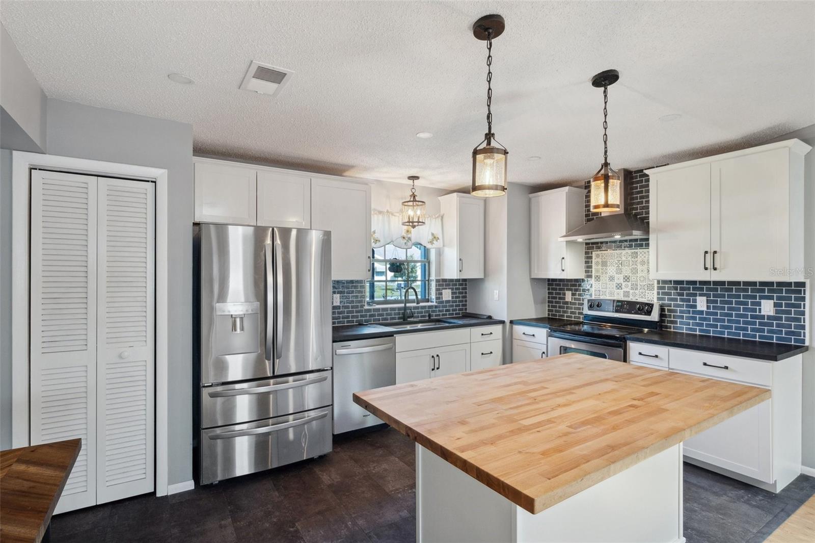 Image 6 of 41 For 9010 Bonnet Way