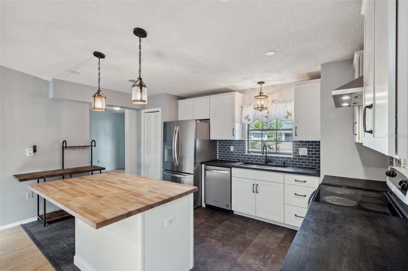 Image 7 of 41 For 9010 Bonnet Way