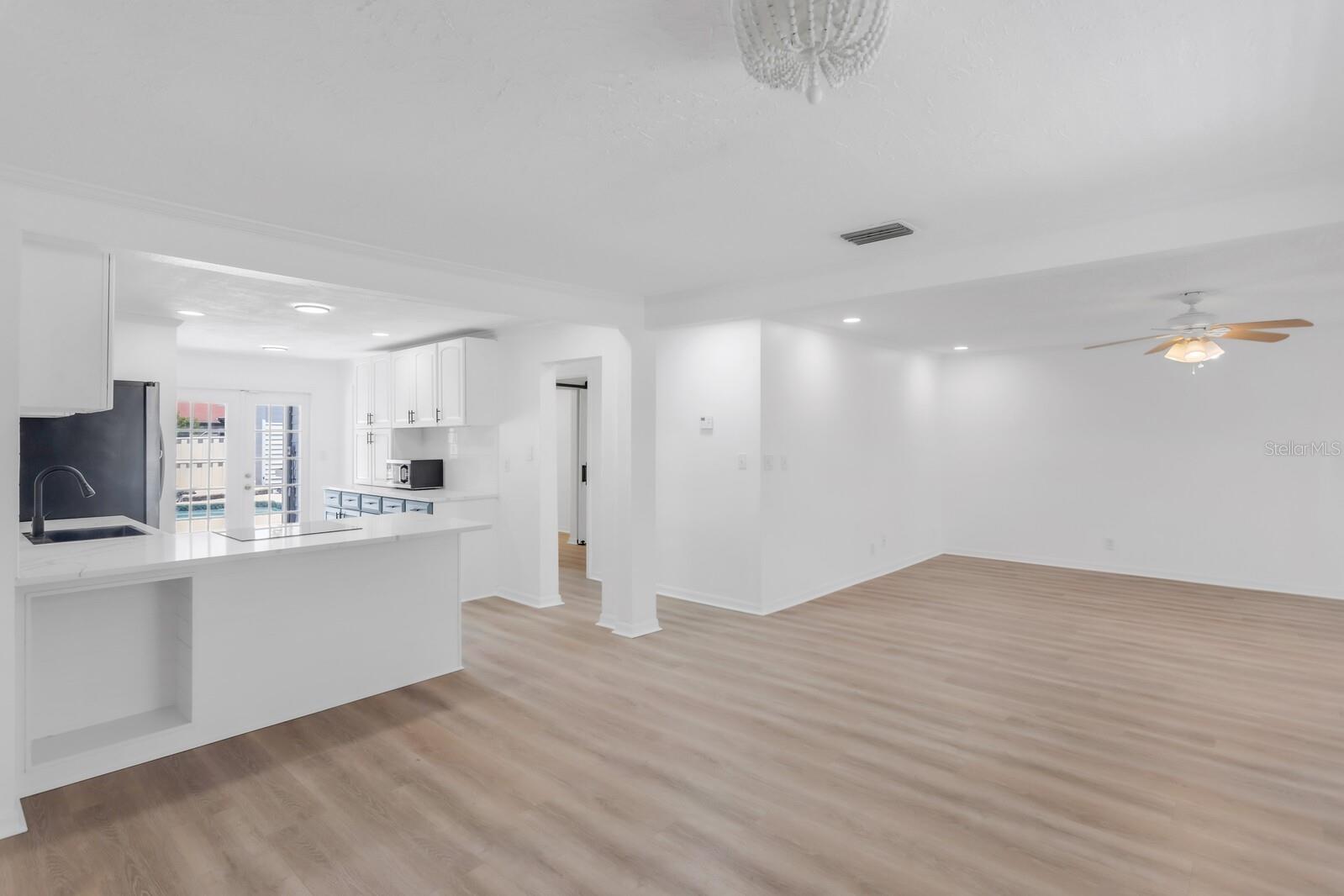 Image 10 of 33 For 621 85th Avenue N