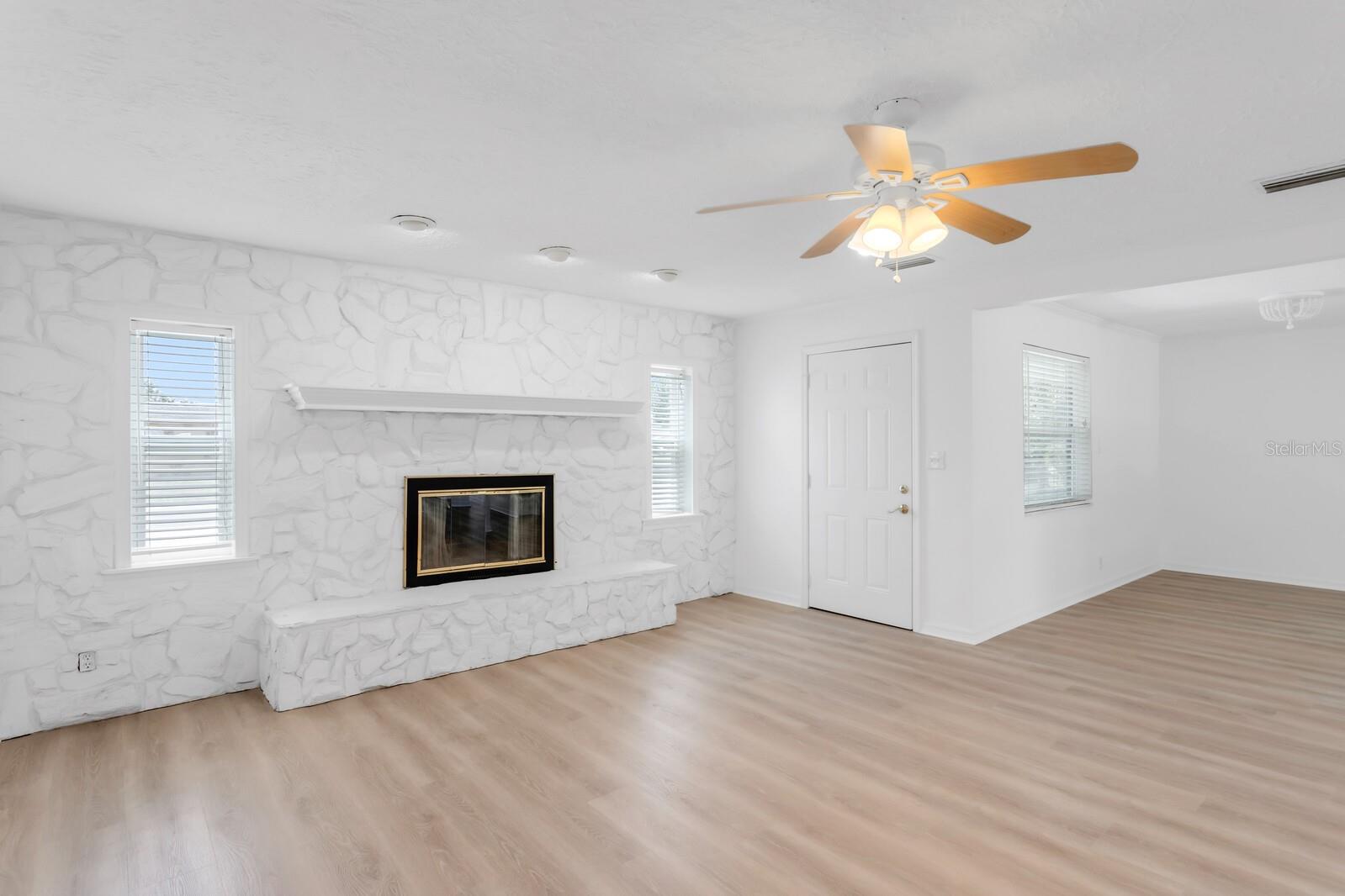 Image 6 of 33 For 621 85th Avenue N