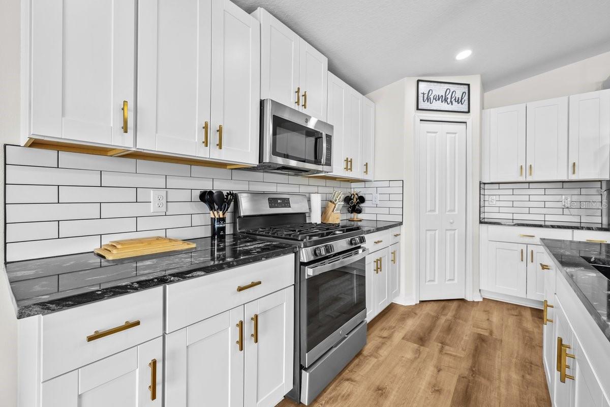 Image 11 of 28 For 10333 Scarlet Skimmer Drive