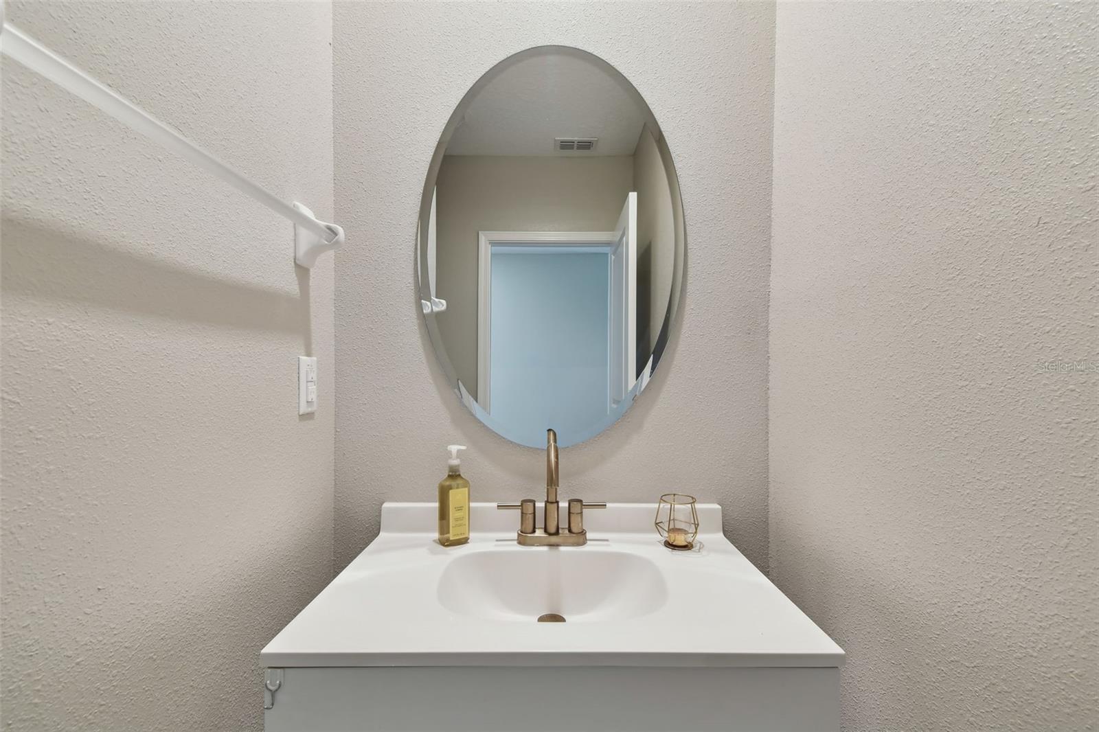 Listing photo id 9 for 11504 Sage Canyon Drive