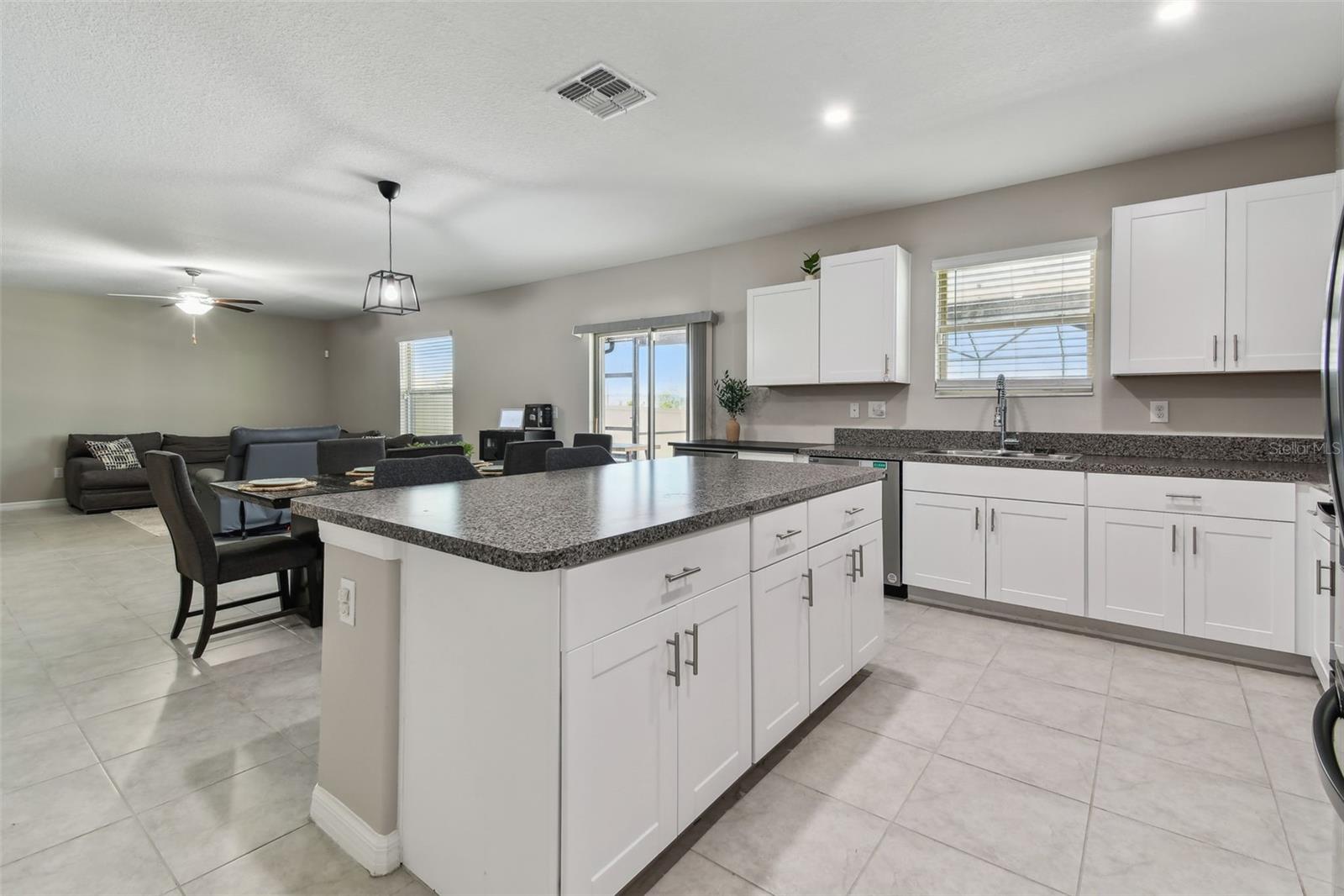 Listing photo id 14 for 11504 Sage Canyon Drive