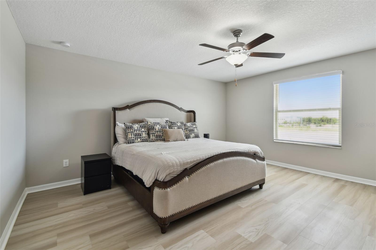 Listing photo id 24 for 11504 Sage Canyon Drive