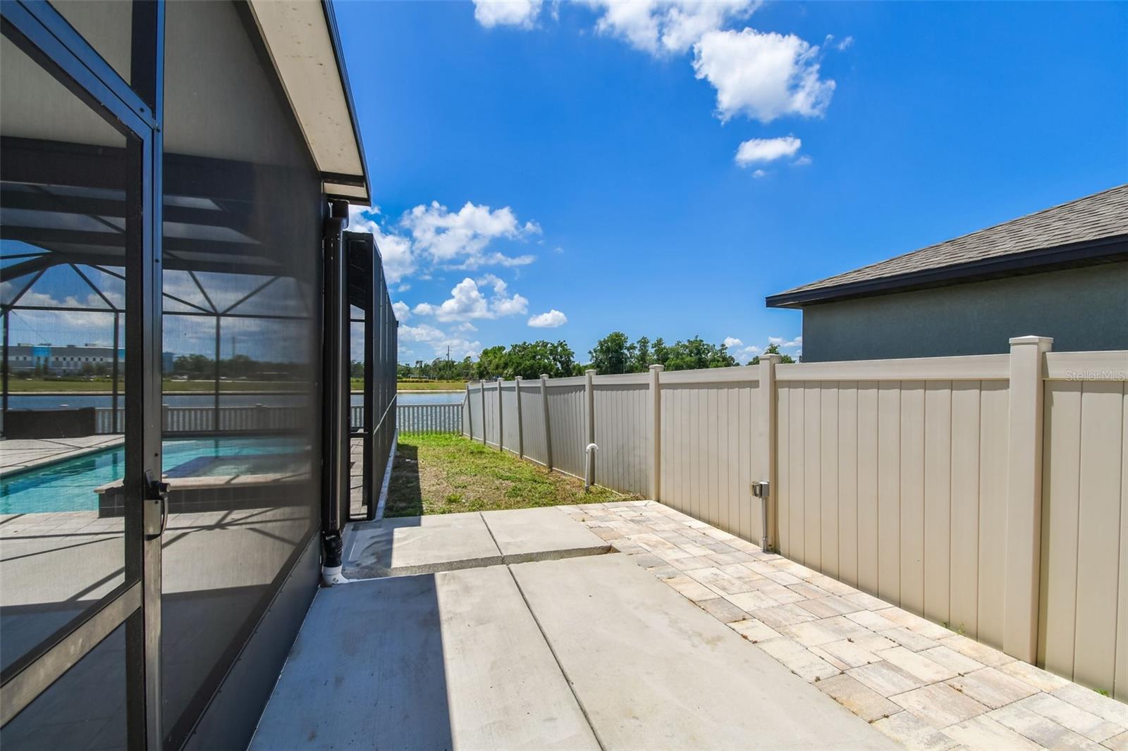 Listing photo id 61 for 11504 Sage Canyon Drive