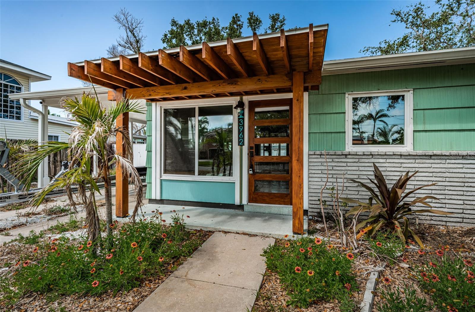 Image 4 of 25 For 3962 Poinsettia Drive
