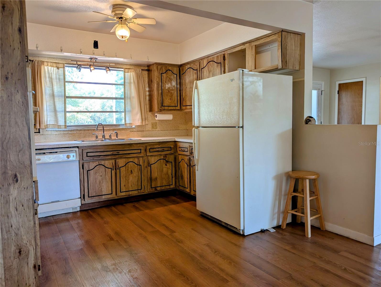 Image 10 of 45 For 1124 Bucknell Avenue