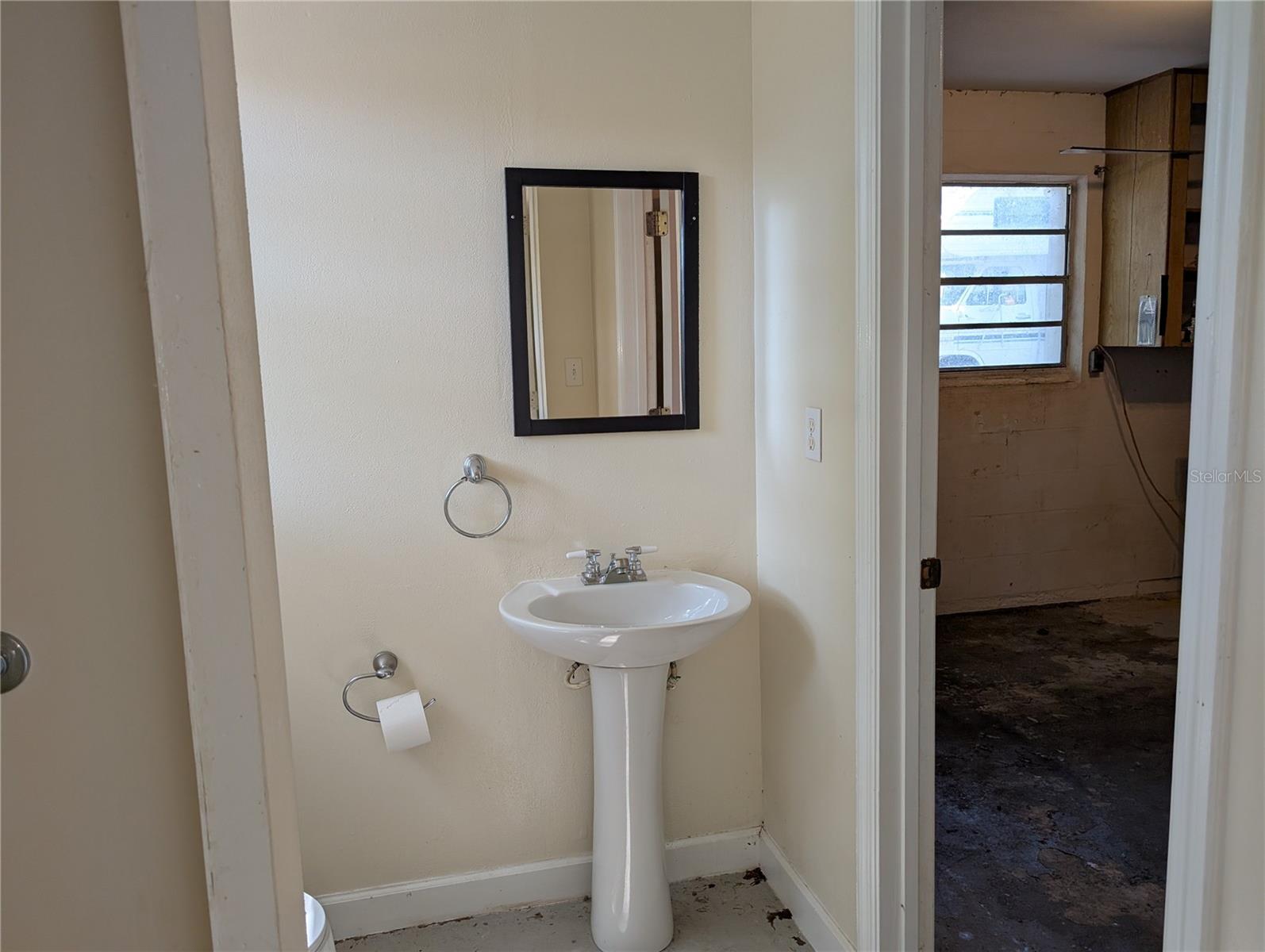 Image 20 of 45 For 1124 Bucknell Avenue