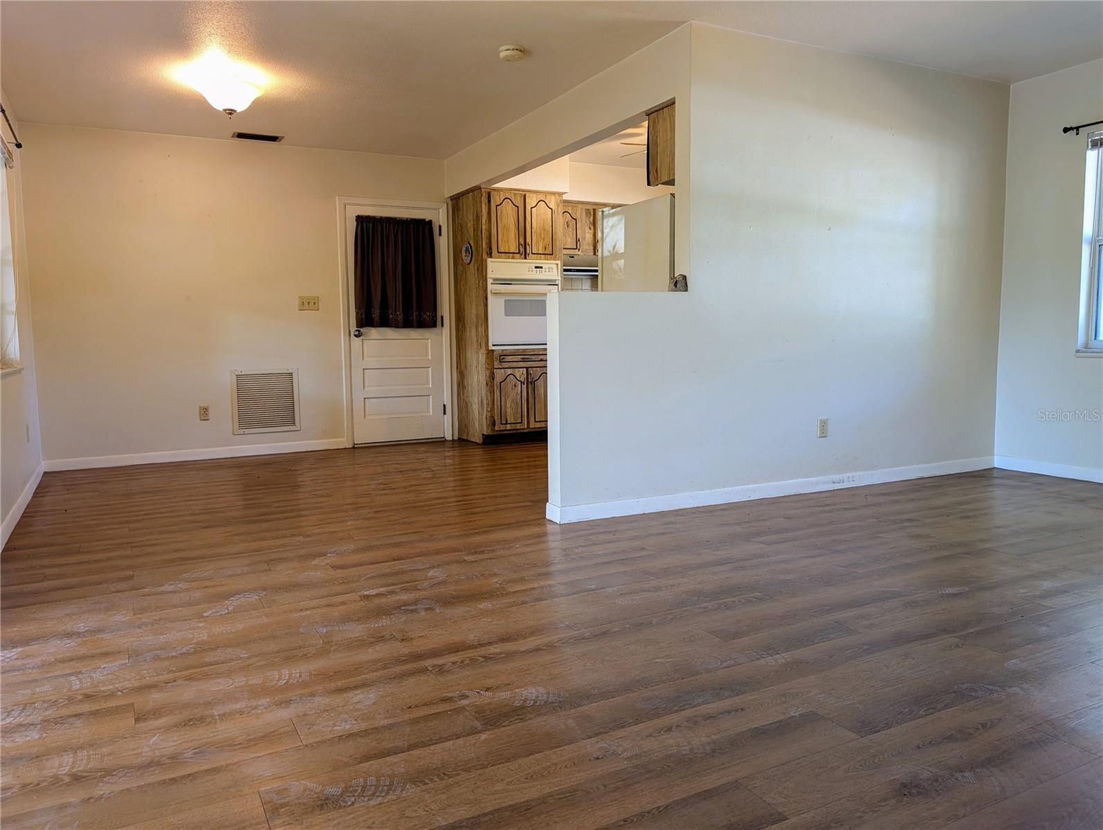 Image 7 of 45 For 1124 Bucknell Avenue