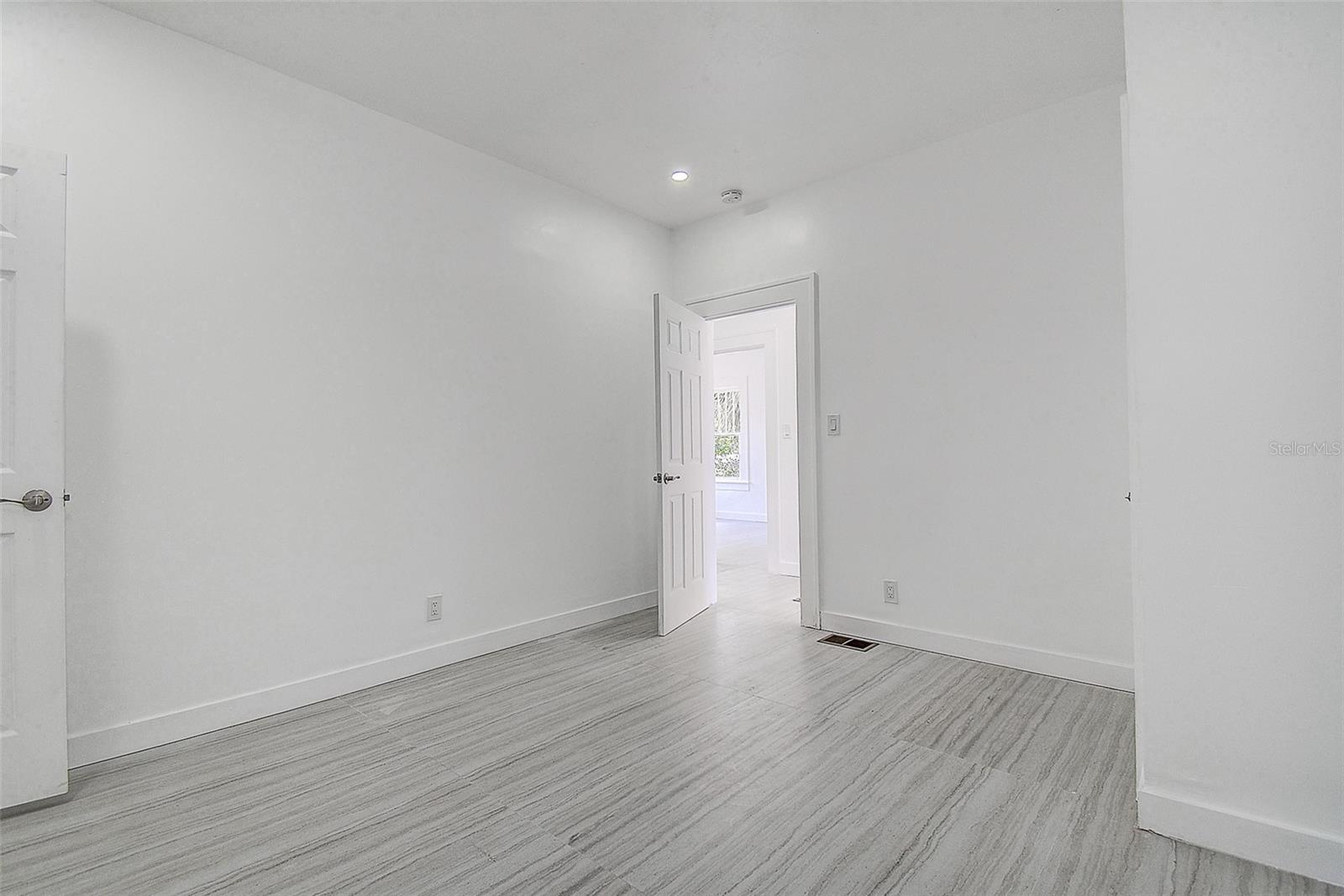 Image 18 of 40 For 4519 5th Avenue S