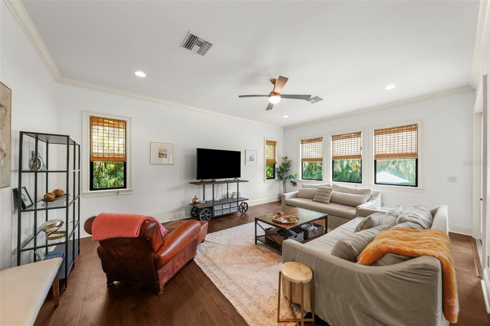 Image 10 of 34 For 4804 Beachway Drive