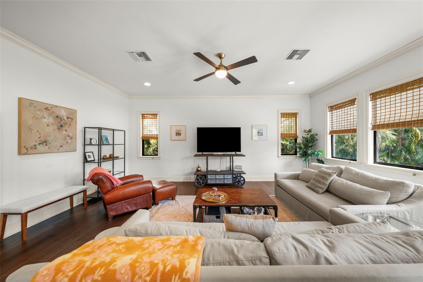 Image 9 of 34 For 4804 Beachway Drive