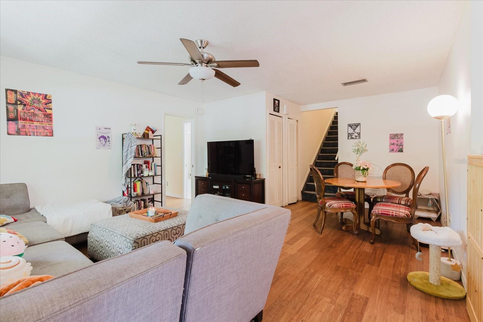 Listing photo id 15 for 11802 Foxrun Lane
