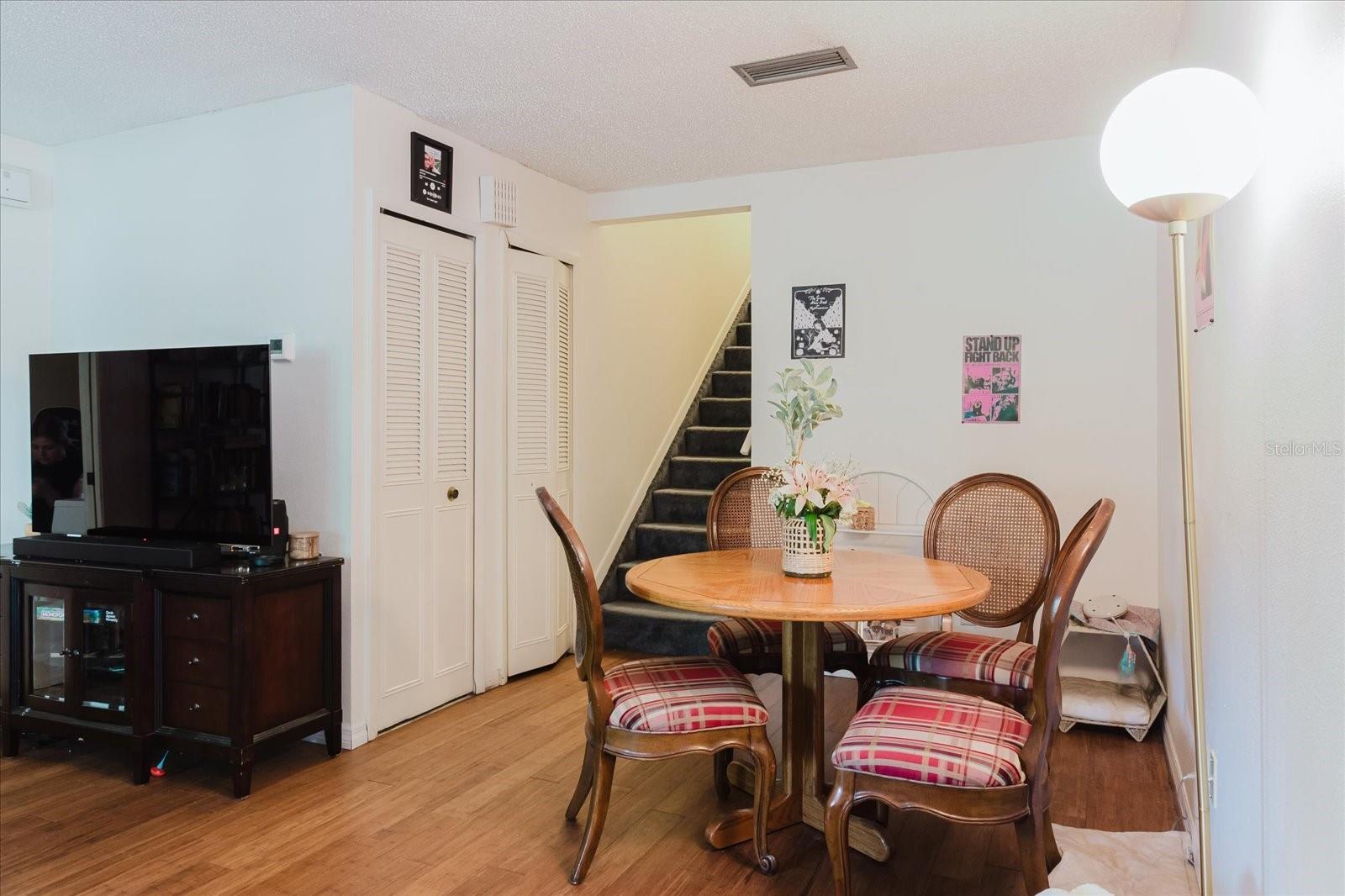 Listing photo id 16 for 11802 Foxrun Lane