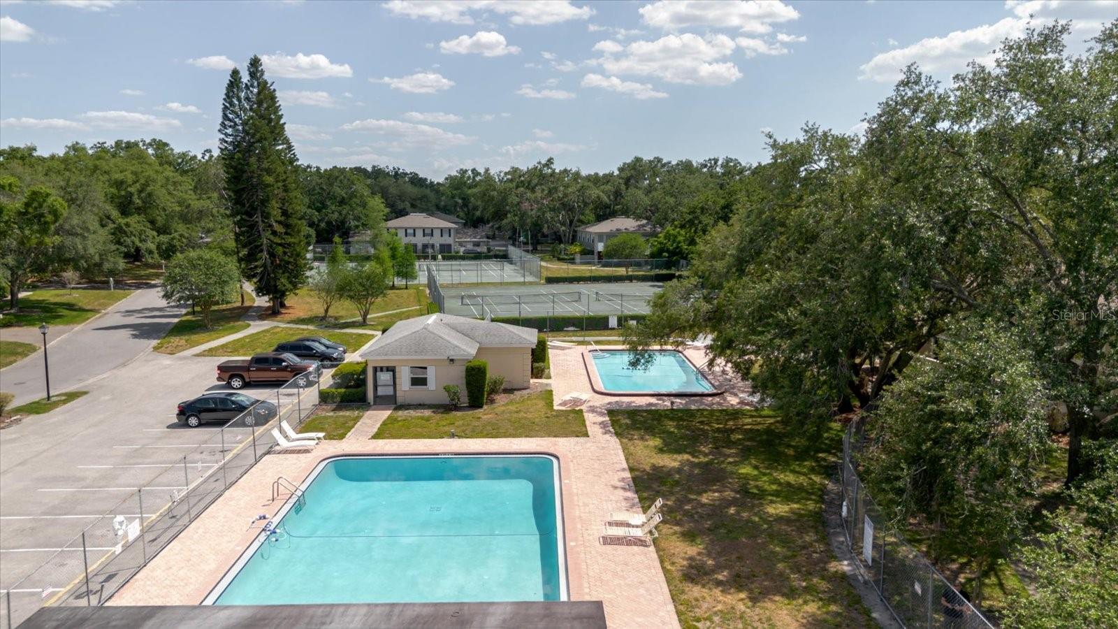 Listing photo id 64 for 11802 Foxrun Lane