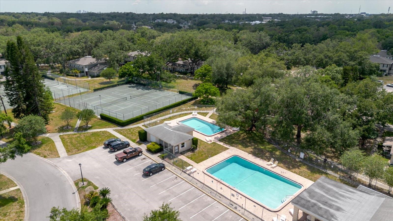 Listing photo id 66 for 11802 Foxrun Lane