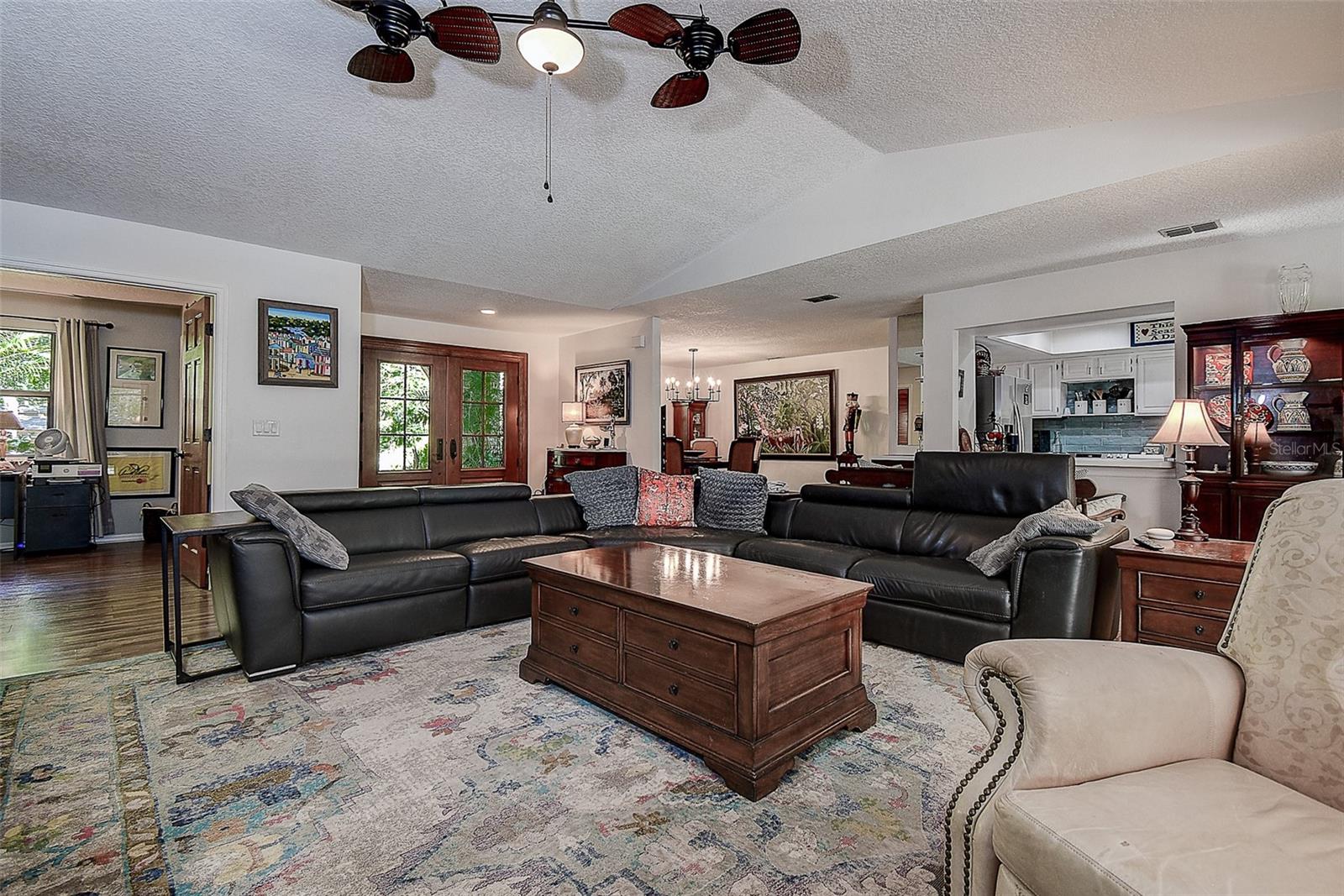 Image 11 of 53 For 17519 Drake Court