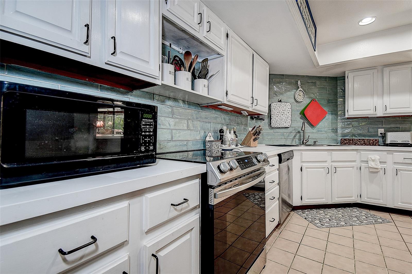 Image 15 of 53 For 17519 Drake Court