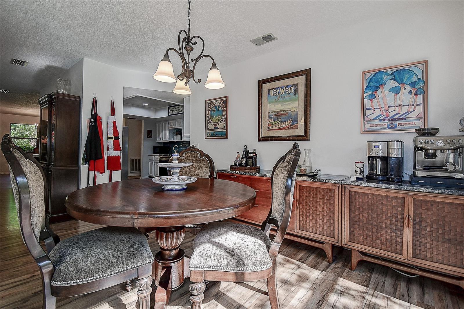 Image 18 of 53 For 17519 Drake Court