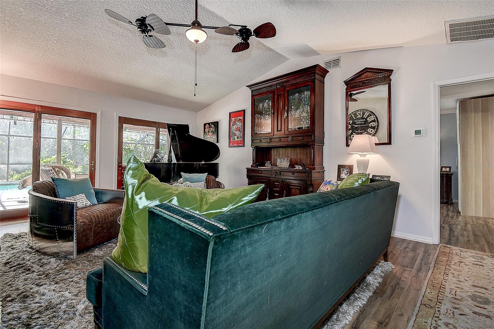 Image 21 of 53 For 17519 Drake Court