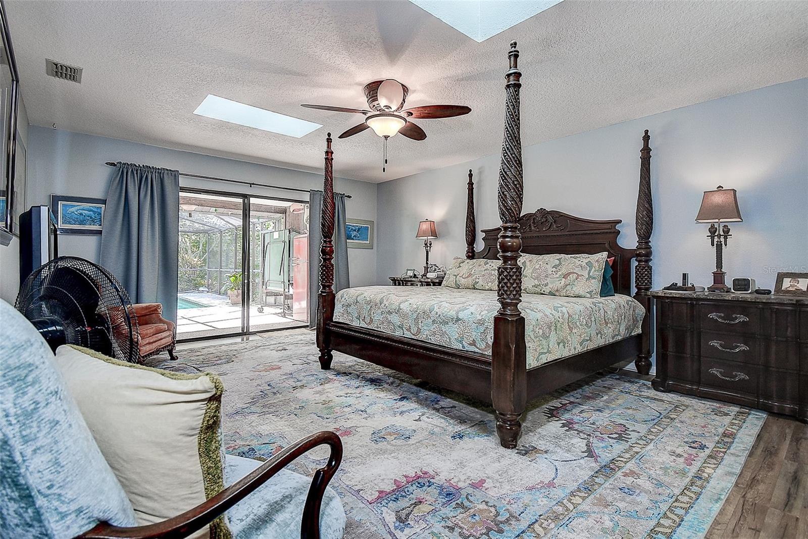 Image 24 of 53 For 17519 Drake Court