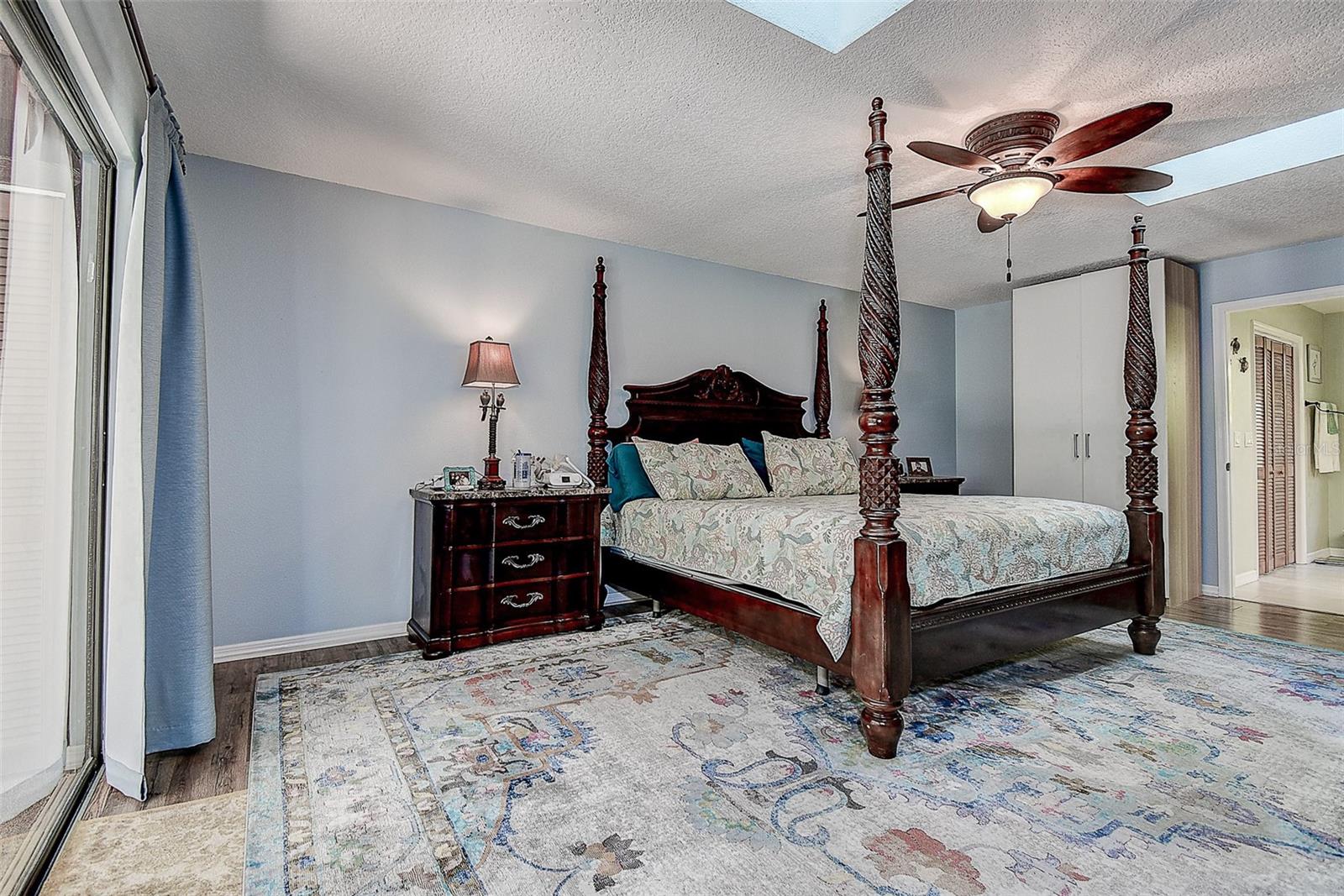 Image 26 of 53 For 17519 Drake Court