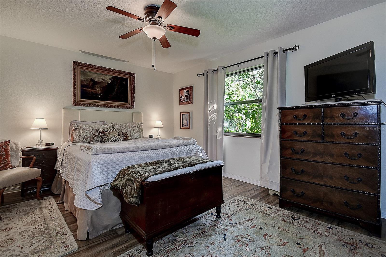 Image 32 of 53 For 17519 Drake Court