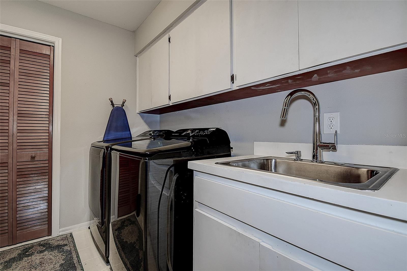 Image 38 of 53 For 17519 Drake Court