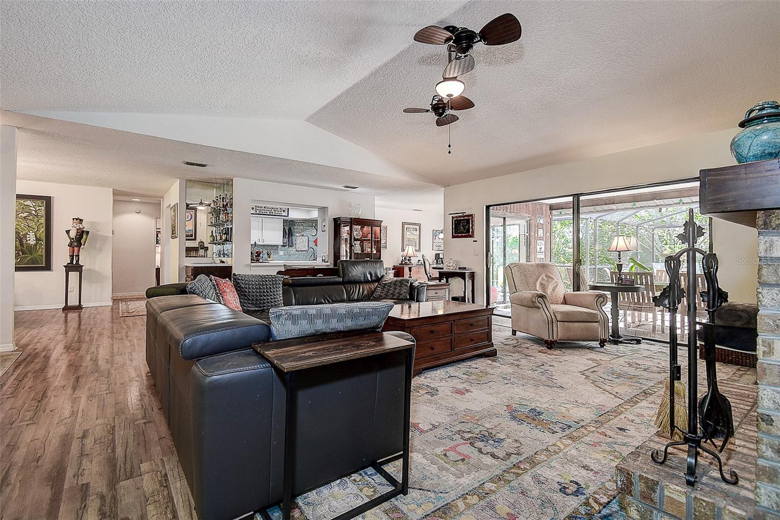 Image 9 of 53 For 17519 Drake Court