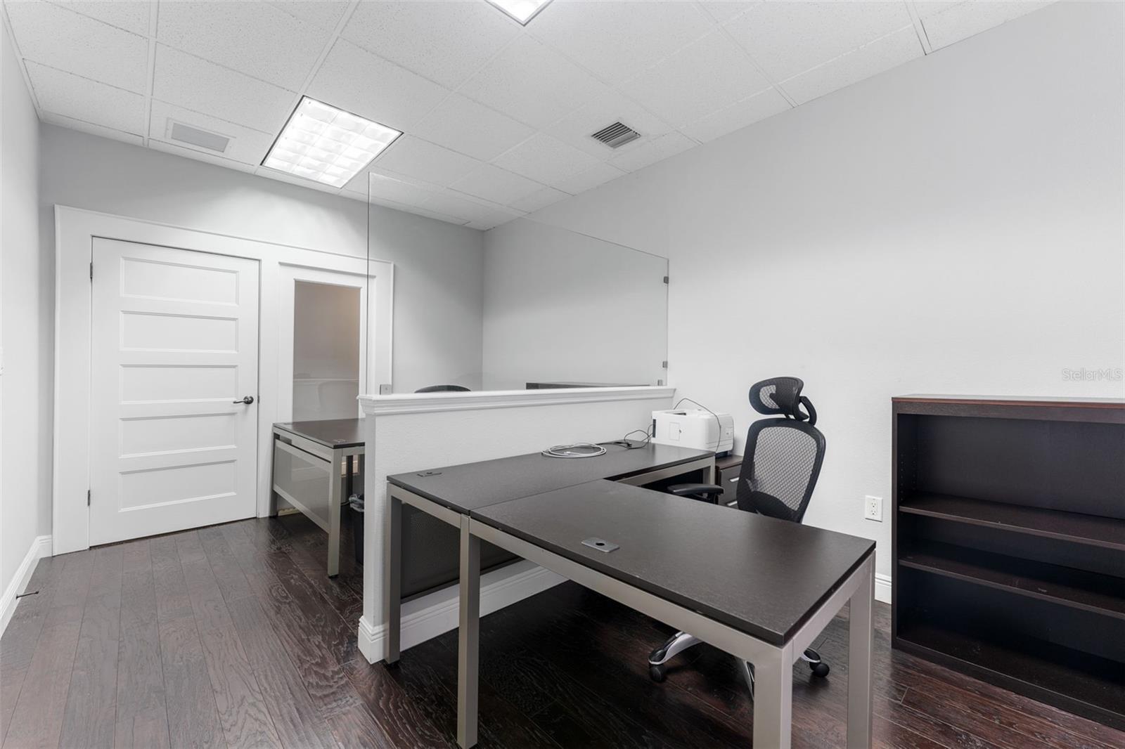 Listing photo id 13 for 337 Plant Avenue