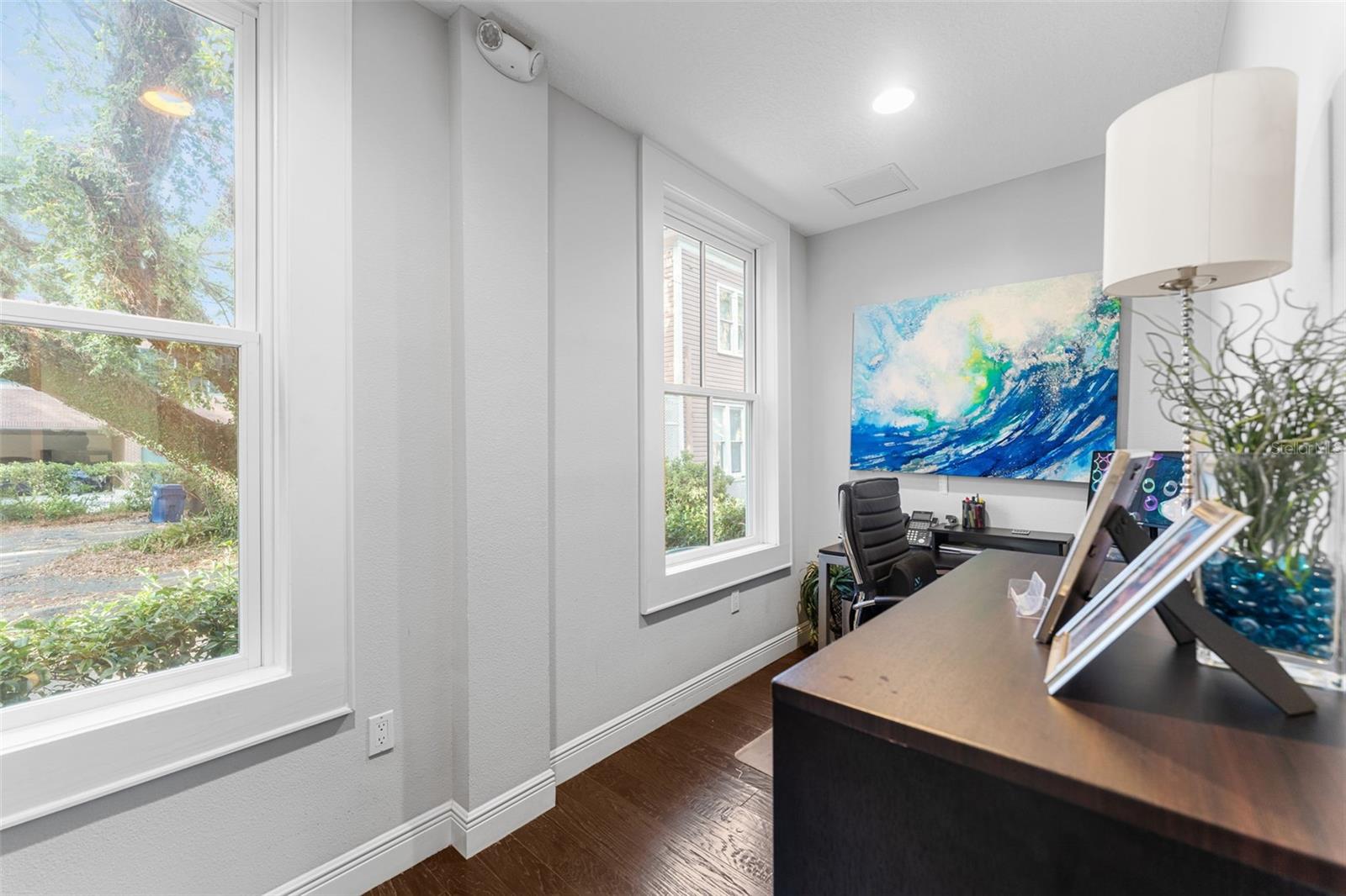 Listing photo id 14 for 337 Plant Avenue
