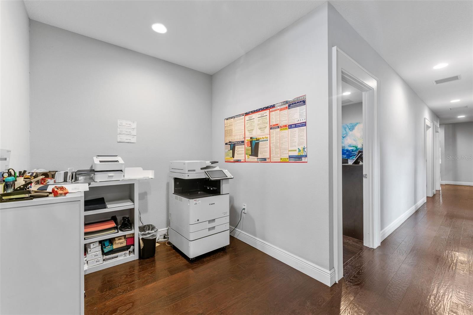 Listing photo id 15 for 337 Plant Avenue