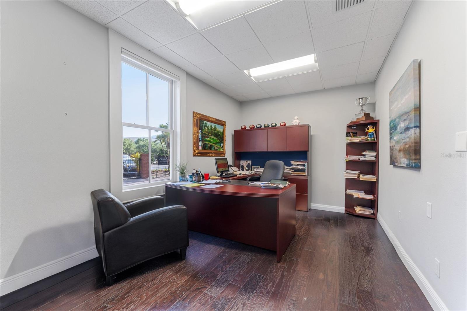 Listing photo id 17 for 337 Plant Avenue