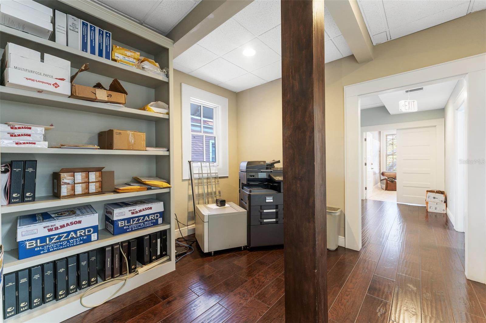 Listing photo id 23 for 337 Plant Avenue