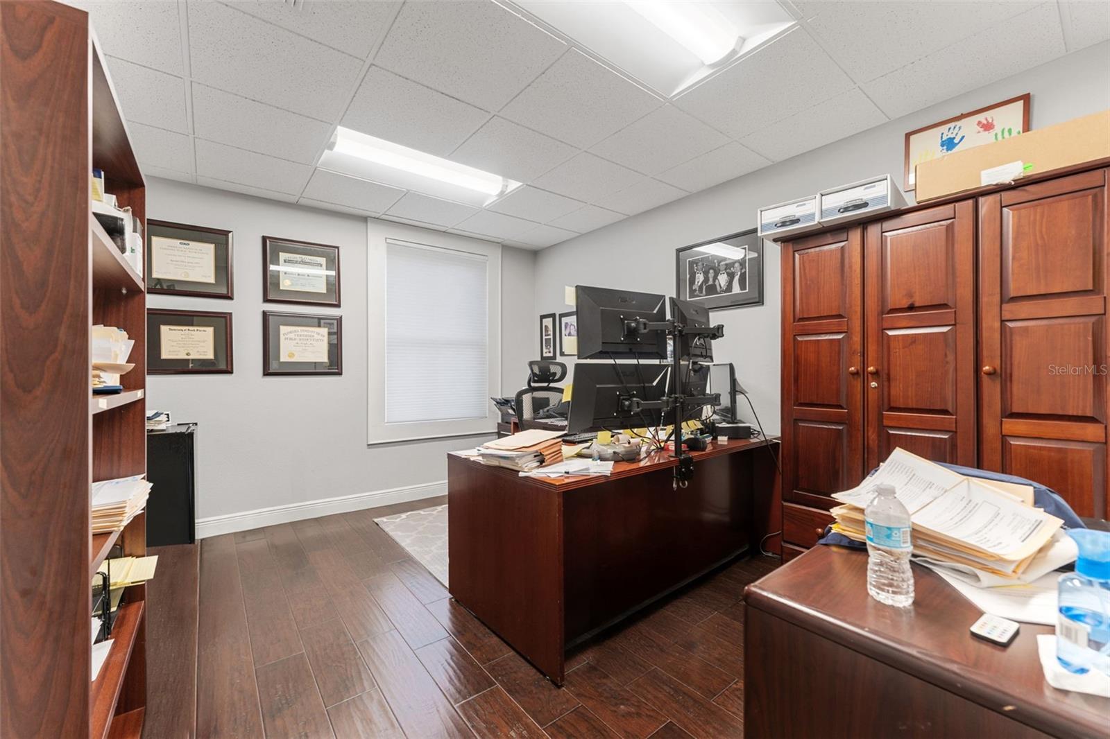 Listing photo id 25 for 337 Plant Avenue