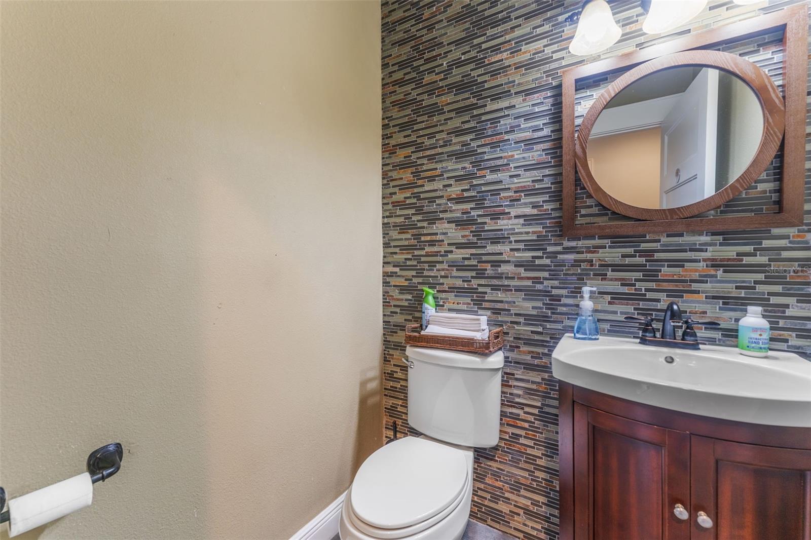 Listing photo id 28 for 337 Plant Avenue