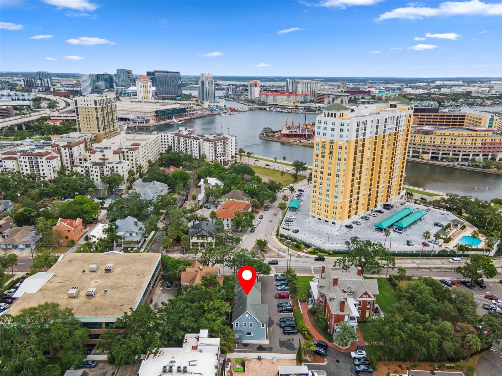 Listing photo id 42 for 337 Plant Avenue