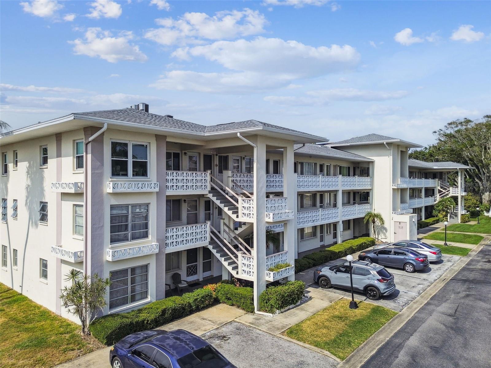 Image 3 of 41 For 1235 Highland Avenue 2-207